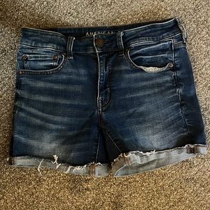 AMERICAN EAGLE MIDI SUPER STRETCH DENIM SHORTS SIZE 8